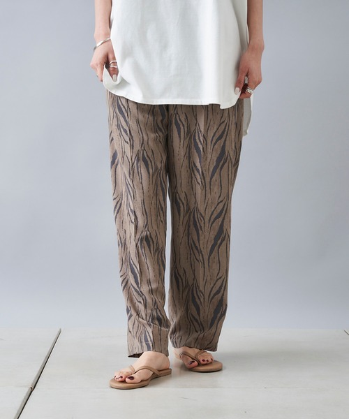 DouDou(ドゥドゥ)の「ゼブラ柄プリントパンツ(その他パンツ・レディース・ベージュ/ブラウン・FREE)」の14枚目の写真