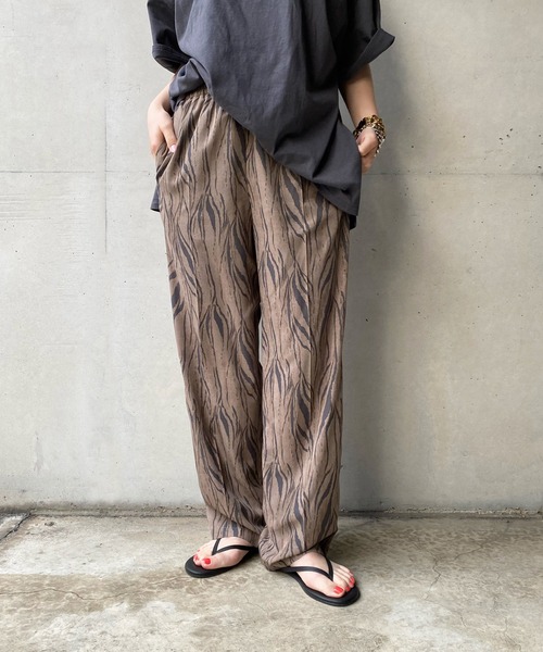 DouDou(ドゥドゥ)の「ゼブラ柄プリントパンツ(その他パンツ・レディース・ベージュ/ブラウン・FREE)」の15枚目の写真