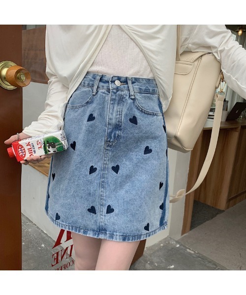 VIBGYOR Women（ヴィブジョー　ウィメン）の「【CHW】ハート刺繍デニムミニスカート（デニムスカート・レディース・ライトブルー・SMALL/MEDIUM）」の19枚目の写真