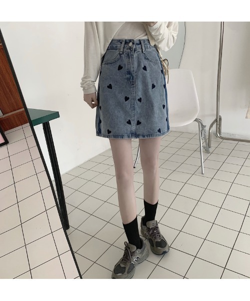 VIBGYOR Women（ヴィブジョー　ウィメン）の「【CHW】ハート刺繍デニムミニスカート（デニムスカート・レディース・ライトブルー・SMALL/MEDIUM）」の20枚目の写真