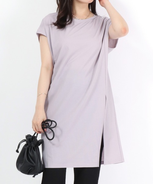 Salong hameu(サロン ハミュー)の「接触冷感 速乾ドライ 体型カバー フロントスリット ロング丈半袖Tシャツ レディース/Tシャツワンピース(Tシャツ/カットソー・レディース・ブラック/オフホワイト/グレイッシュブルー/ダークグレー/グリーン/エメラルド/ベージュ/ラベンダー/モカ/パープル・L/M)」の10枚目の写真