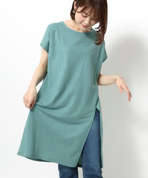 Salong hameu(サロン ハミュー)の「接触冷感 速乾ドライ 体型カバー フロントスリット ロング丈半袖Tシャツ レディース/Tシャツワンピース(Tシャツ/カットソー・レディース・ブラック/オフホワイト/グレイッシュブルー/ダークグレー/グリーン/エメラルド/ベージュ/ラベンダー/モカ/パープル・L/M)」の7枚目の写真