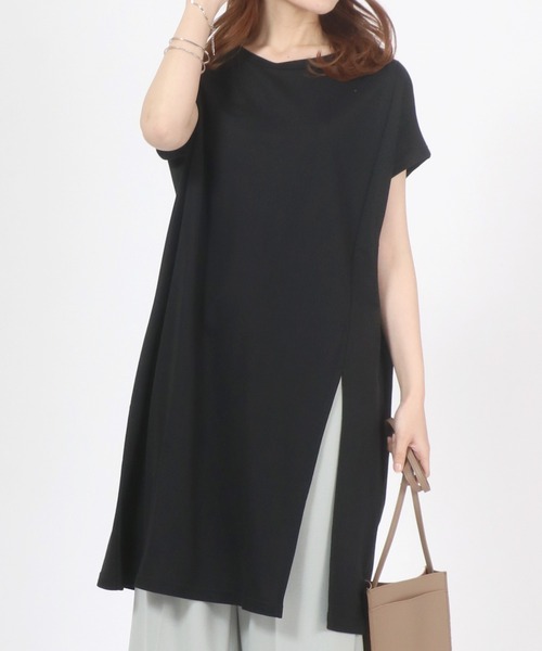 Salong hameu(サロン ハミュー)の「接触冷感 速乾ドライ 体型カバー フロントスリット ロング丈半袖Tシャツ レディース/Tシャツワンピース(Tシャツ/カットソー・レディース・ブラック/オフホワイト/グレイッシュブルー/ダークグレー/グリーン/エメラルド/ベージュ/ラベンダー/モカ/パープル・L/M)」の19枚目の写真