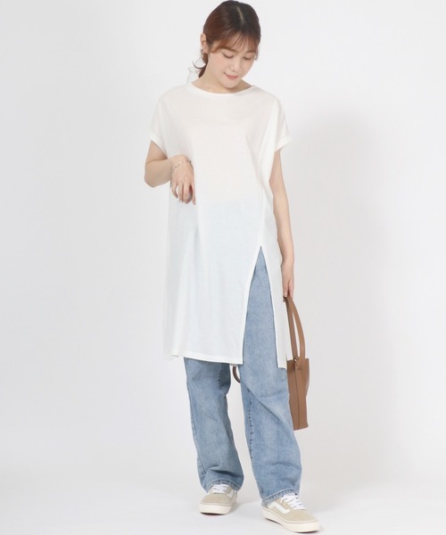 Salong hameu(サロン ハミュー)の「接触冷感 速乾ドライ 体型カバー フロントスリット ロング丈半袖Tシャツ レディース/Tシャツワンピース(Tシャツ/カットソー・レディース・ブラック/オフホワイト/グレイッシュブルー/ダークグレー/グリーン/エメラルド/ベージュ/ラベンダー/モカ/パープル・L/M)」の16枚目の写真
