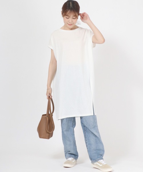 Salong hameu(サロン ハミュー)の「接触冷感 速乾ドライ 体型カバー フロントスリット ロング丈半袖Tシャツ レディース/Tシャツワンピース(Tシャツ/カットソー・レディース・ブラック/オフホワイト/グレイッシュブルー/ダークグレー/グリーン/エメラルド/ベージュ/ラベンダー/モカ/パープル・L/M)」の17枚目の写真
