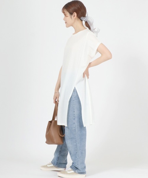 Salong hameu(サロン ハミュー)の「接触冷感 速乾ドライ 体型カバー フロントスリット ロング丈半袖Tシャツ レディース/Tシャツワンピース(Tシャツ/カットソー・レディース・ブラック/オフホワイト/グレイッシュブルー/ダークグレー/グリーン/エメラルド/ベージュ/ラベンダー/モカ/パープル・L/M)」の18枚目の写真
