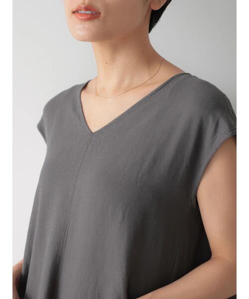 AMERICAN HOLIC（アメリカンホリック）の「Vネックリネンブレンドフレアワンピース（ワンピース・レディース・ライトグレー/チャコールグレー/マスタード/ブルーグリーン・M/L）」の17枚目の写真