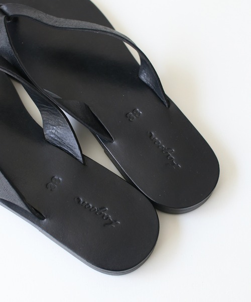 CANAL JEAN（キャナルジーン）の「from Lagoon(フロムラグーン) レザートングペタサンダル（サンダル・レディース・ブラック/オフホワイト・38/39/36/37）」の7枚目の写真