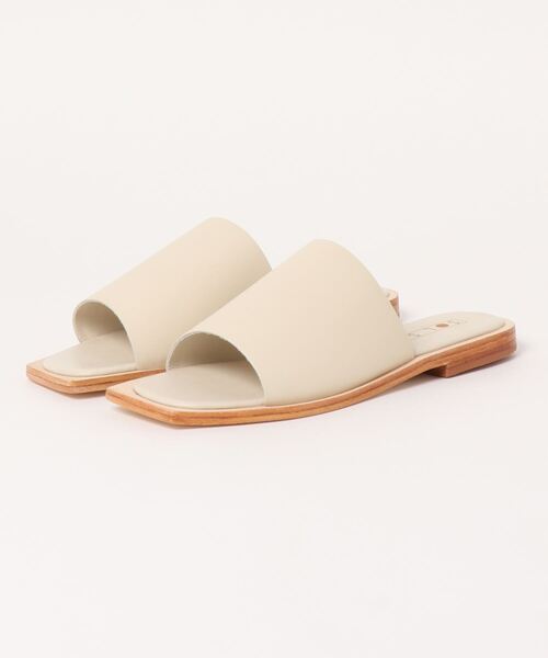 SOL SANA（ソルサナ）の「【 SOLSANA / ソルサナ】 Madonna Slide マドンナスライドサンダル/ホワイト（その他シューズ・レディース・オフホワイト・SMALL/MEDIUM）」の4枚目の写真