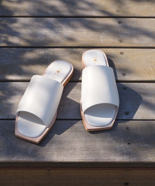 SOL SANA（ソルサナ）の「【 SOLSANA / ソルサナ】 Madonna Slide マドンナスライドサンダル/ホワイト（その他シューズ・レディース・オフホワイト・SMALL/MEDIUM）」の5枚目の写真