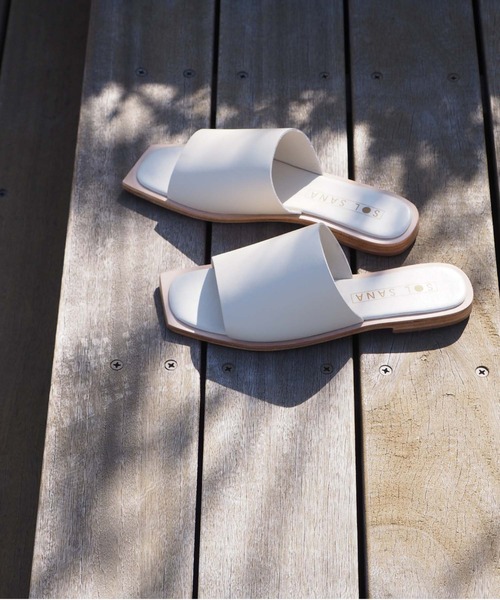 SOL SANA（ソルサナ）の「【 SOLSANA / ソルサナ】 Madonna Slide マドンナスライドサンダル/ホワイト（その他シューズ・レディース・オフホワイト・SMALL/MEDIUM）」の6枚目の写真