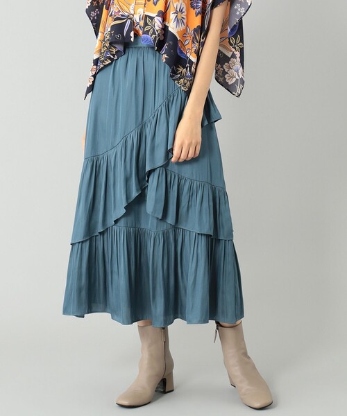 GRACE CONTINENTAL（グレースコンチネンタル）の「イレギュラーティアードスカート（スカート・レディース・ピンク/ブルー・38/36）」の2枚目の写真