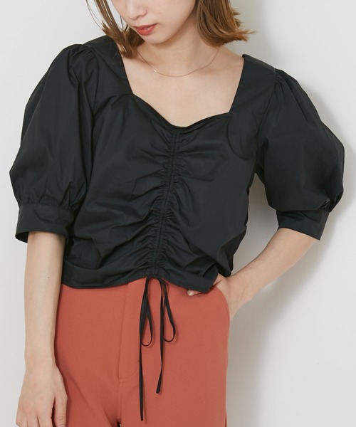 CIAOPANIC（チャオパニック）の「シャーリングスクエアブラウス（シャツ/ブラウス・レディース・オフホワイト/ブラック・FREE）」の2枚目の写真