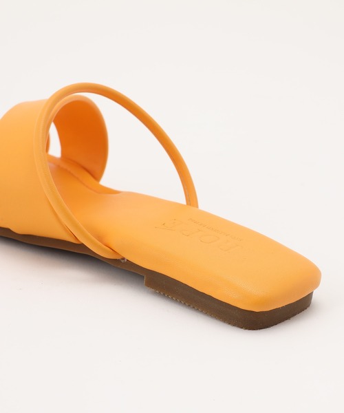 ROPE'（ロペ）の「スクエアトングサンダル（サンダル・レディース・ダークブラウン/イエロー/キャメル・36.5/37.5/35.5）」の4枚目の写真