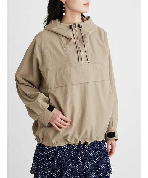 Mila Owen（ミラオーウェン）の「撥水ナイロンアノラック（ナイロンジャケット・レディース・ベージュ/ブラウン/アイボリー・1/0）」の9枚目の写真