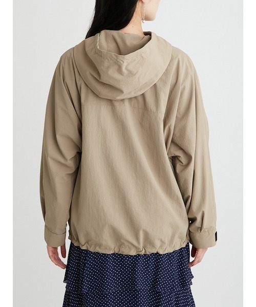 Mila Owen（ミラオーウェン）の「撥水ナイロンアノラック（ナイロンジャケット・レディース・ベージュ/ブラウン/アイボリー・1/0）」の21枚目の写真