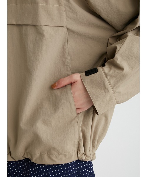 Mila Owen（ミラオーウェン）の「撥水ナイロンアノラック（ナイロンジャケット・レディース・ベージュ/ブラウン/アイボリー・1/0）」の15枚目の写真