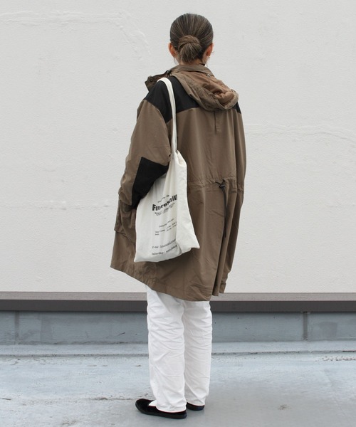 WILD THINGS(ワイルドシングス)の「WILD THINGS/ワイルドシングス シャモニーオーバーコート CHAMONIX OVER COAT WTW21201PA(マウンテンパーカー・レディース・オリーブ/ライトベージュ・S)」の9枚目の写真