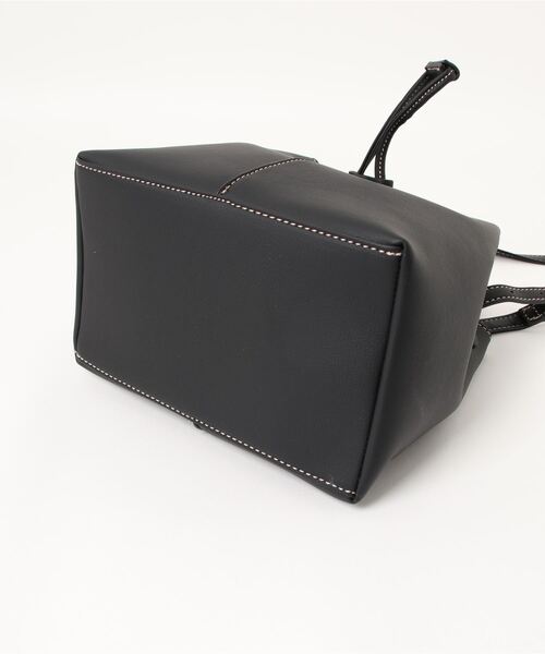 MONO　COMME CA（モノコムサ）の「3way　巾着ショルダー（ショルダーバッグ・レディース・ブラック/ベージュ・FREE）」の4枚目の写真