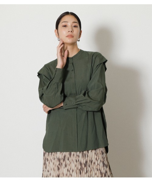AZUL by moussy(アズールバイマウジー)の「SHOULDER TUCK PUFF BLOUSE/ショルダータックパフブラウス(シャツ/ブラウス・レディース・オフホワイト/ブラック/ダークグリーン・SMALL/MEDIUM)」の3枚目の写真