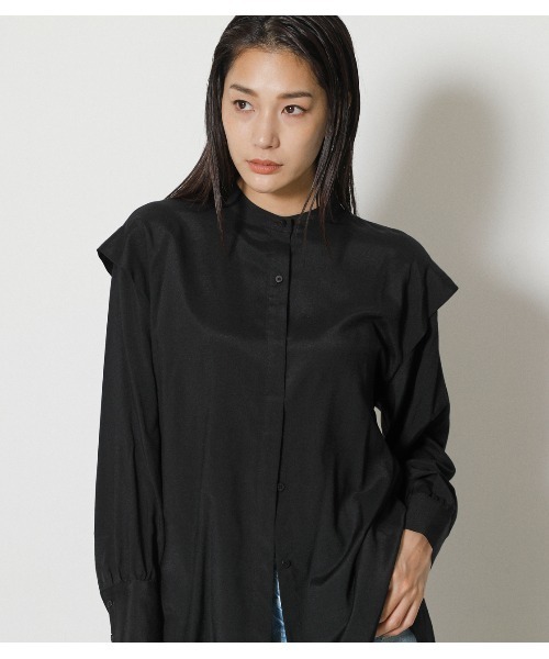 AZUL by moussy(アズールバイマウジー)の「SHOULDER TUCK PUFF BLOUSE/ショルダータックパフブラウス(シャツ/ブラウス・レディース・オフホワイト/ブラック/ダークグリーン・SMALL/MEDIUM)」の12枚目の写真