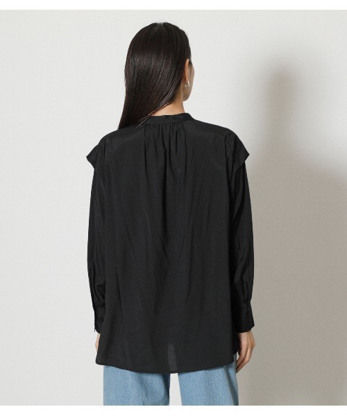 AZUL by moussy(アズールバイマウジー)の「SHOULDER TUCK PUFF BLOUSE/ショルダータックパフブラウス(シャツ/ブラウス・レディース・オフホワイト/ブラック/ダークグリーン・SMALL/MEDIUM)」の20枚目の写真