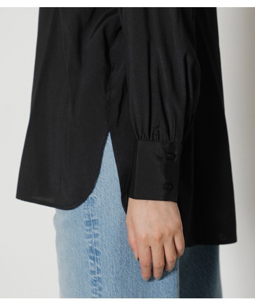 AZUL by moussy(アズールバイマウジー)の「SHOULDER TUCK PUFF BLOUSE/ショルダータックパフブラウス(シャツ/ブラウス・レディース・オフホワイト/ブラック/ダークグリーン・SMALL/MEDIUM)」の13枚目の写真