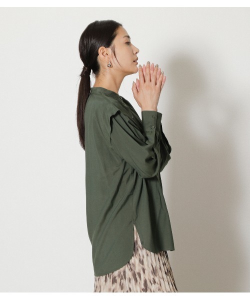 AZUL by moussy(アズールバイマウジー)の「SHOULDER TUCK PUFF BLOUSE/ショルダータックパフブラウス(シャツ/ブラウス・レディース・オフホワイト/ブラック/ダークグリーン・SMALL/MEDIUM)」の9枚目の写真
