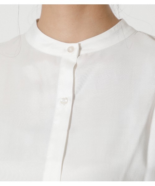 AZUL by moussy(アズールバイマウジー)の「SHOULDER TUCK PUFF BLOUSE/ショルダータックパフブラウス(シャツ/ブラウス・レディース・オフホワイト/ブラック/ダークグリーン・SMALL/MEDIUM)」の11枚目の写真