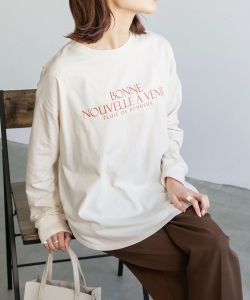 BONLECILL(ボンルシール)の「ロゴプリントラウンドヘム ルーズロンT(Tシャツ/カットソー・レディース・ブラック/ネイビー/オフホワイト/アイボリー/ワイン/アイボリー系/ホワイト系・FREE)」の5枚目の写真