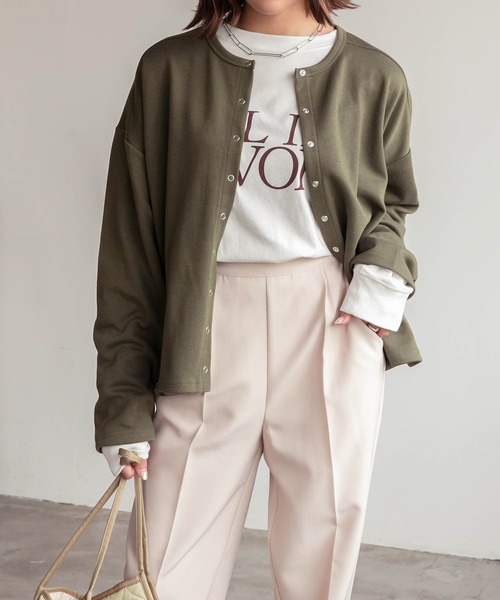 BONLECILL(ボンルシール)の「ロゴプリントラウンドヘム ルーズロンT(Tシャツ/カットソー・レディース・ブラック/ネイビー/オフホワイト/アイボリー/ワイン/アイボリー系/ホワイト系・FREE)」の9枚目の写真