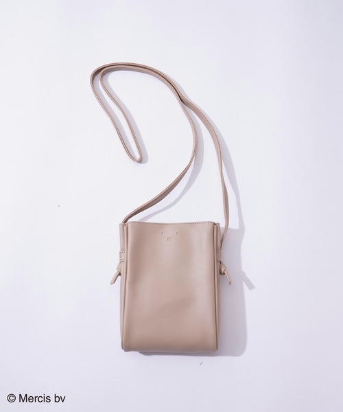 natural couture（ナチュラルクチュール）の「MIFFY FACE ミニショルダー（ショルダーバッグ・レディース・ブラック/ベージュ/オフホワイト/ブルー・FREE）」の7枚目の写真