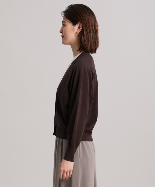 INED(イネド)の「Vネックカーディガン(カーディガン/ボレロ・レディース・イエロー/ブラウン/ブラック/グレー・9号)」の6枚目の写真