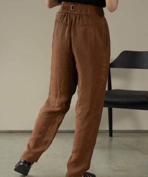 Amiur（エミレ）の「glaze back belt pants（その他パンツ・レディース・ブラウン/グリーン/アイボリー・M/S）」の4枚目の写真