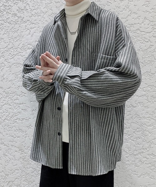 KOR(ケーオーアール)の「ヘリンボーン ヒッコリーストライプ ドロップショルダーワークシャツ オーバーサイズ(シャツ/ブラウス・メンズ・グレー/イエロー/ブラック・XL/3XL/M/2XL/4XL/5XL/L)」の5枚目の写真