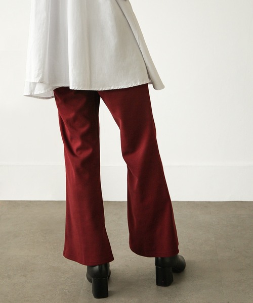 Chillfar（チルファー）の「ストレッチピンタックフレアスラックスパンツ/ウエストゴム（スラックス・レディース・ボルドー/アイボリー/ブラック/グレイッシュベージュ・MEDIUM/LARGE）」の4枚目の写真