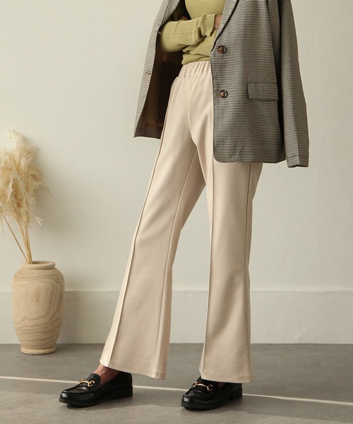 Chillfar（チルファー）の「ストレッチピンタックフレアスラックスパンツ/ウエストゴム（スラックス・レディース・ボルドー/アイボリー/ブラック/グレイッシュベージュ・MEDIUM/LARGE）」の13枚目の写真