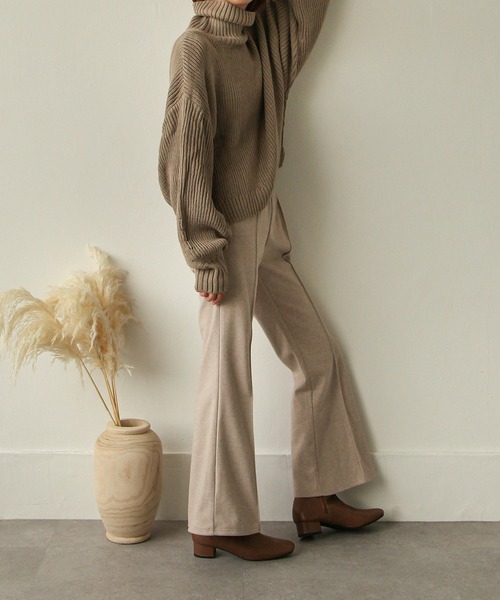 Chillfar（チルファー）の「ストレッチピンタックフレアスラックスパンツ/ウエストゴム（スラックス・レディース・ボルドー/アイボリー/ブラック/グレイッシュベージュ・MEDIUM/LARGE）」の10枚目の写真