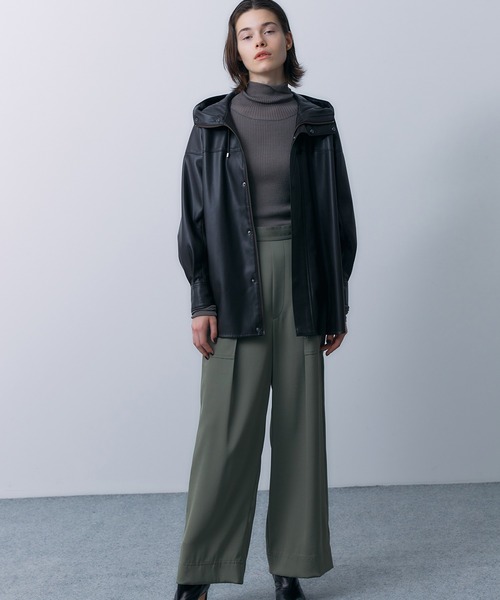 STUNNING LURE（スタニングルアー）の「フェイクレザーフーディージャケット（ブルゾン・レディース・ホワイト/ダークブラウン/ライトグリーン/ピンクベージュ・X-SMALL/SMALL）」の9枚目の写真