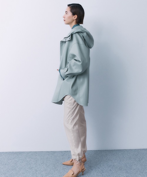 STUNNING LURE（スタニングルアー）の「フェイクレザーフーディージャケット（ブルゾン・レディース・ホワイト/ダークブラウン/ライトグリーン/ピンクベージュ・X-SMALL/SMALL）」の14枚目の写真