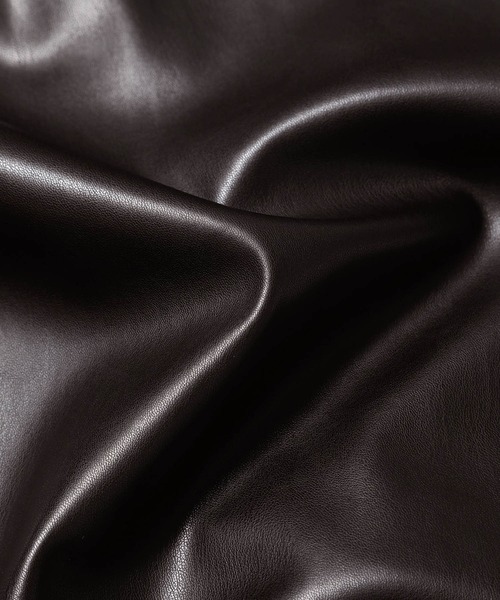 STUNNING LURE（スタニングルアー）の「フェイクレザーフーディージャケット（ブルゾン・レディース・ホワイト/ダークブラウン/ライトグリーン/ピンクベージュ・X-SMALL/SMALL）」の13枚目の写真