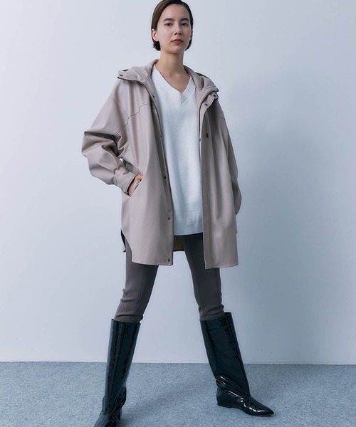 STUNNING LURE（スタニングルアー）の「フェイクレザーフーディージャケット（ブルゾン・レディース・ホワイト/ダークブラウン/ライトグリーン/ピンクベージュ・X-SMALL/SMALL）」の19枚目の写真