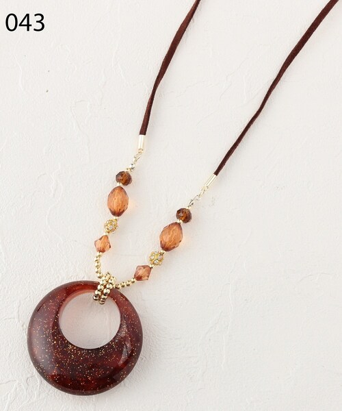 SHOO・LA・RUE（シューラルー）の「◆リバーシブル月の輪ネックレス（ネックレス・レディース・ブラック/ダークブラウン/ベージュ/ネイビー・00）」の6枚目の写真