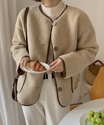 パイピングノーカラーボアジャケット