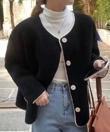 パイピングノーカラーボアジャケット