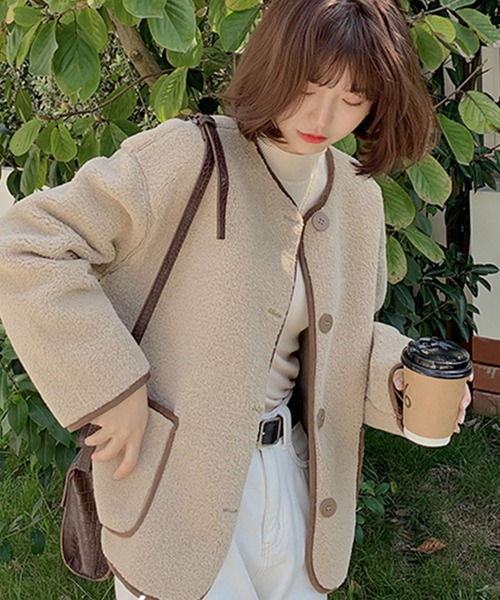 Doula Doula（ドゥーラドゥーラ）の「パイピングノーカラーボアジャケット（ブルゾン・レディース・ホワイト/ブラック/ベージュ・FREE）」の16枚目の写真