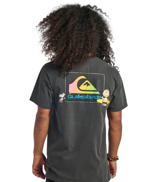 Quiksilver（クイックシルバー）の「PEANUTS COOL KIDS/クイックシルバーピーナッツコラボ半袖Tシャツ（Tシャツ/カットソー・メンズ・ブラック/ホワイト・SMALL/MEDIUM/LARGE）」の2枚目の写真