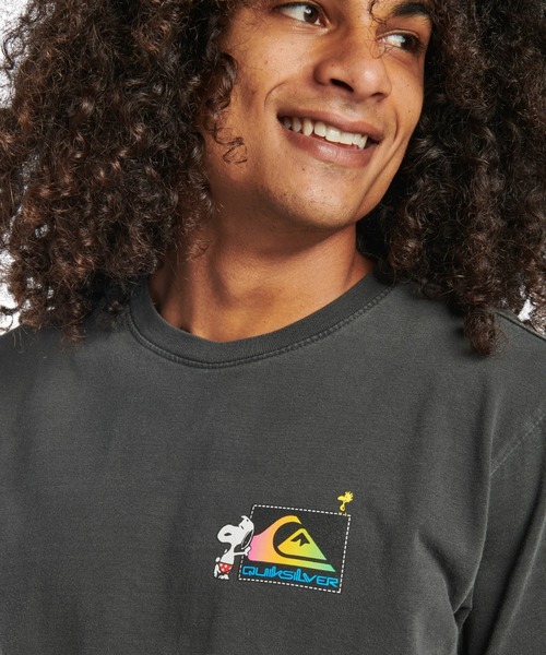 Quiksilver（クイックシルバー）の「PEANUTS COOL KIDS/クイックシルバーピーナッツコラボ半袖Tシャツ（Tシャツ/カットソー・メンズ・ブラック/ホワイト・SMALL/MEDIUM/LARGE）」の7枚目の写真