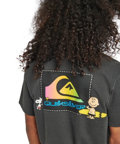 Quiksilver（クイックシルバー）の「PEANUTS COOL KIDS/クイックシルバーピーナッツコラボ半袖Tシャツ（Tシャツ/カットソー・メンズ・ブラック/ホワイト・SMALL/MEDIUM/LARGE）」の16枚目の写真