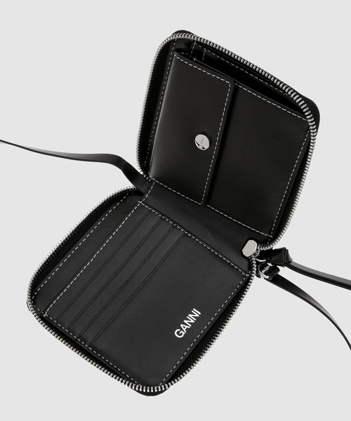 GANNI(ガニー)の「Compact Zip Around Wallet(財布・レディース・ブラック・ONESIZE)」の4枚目の写真
